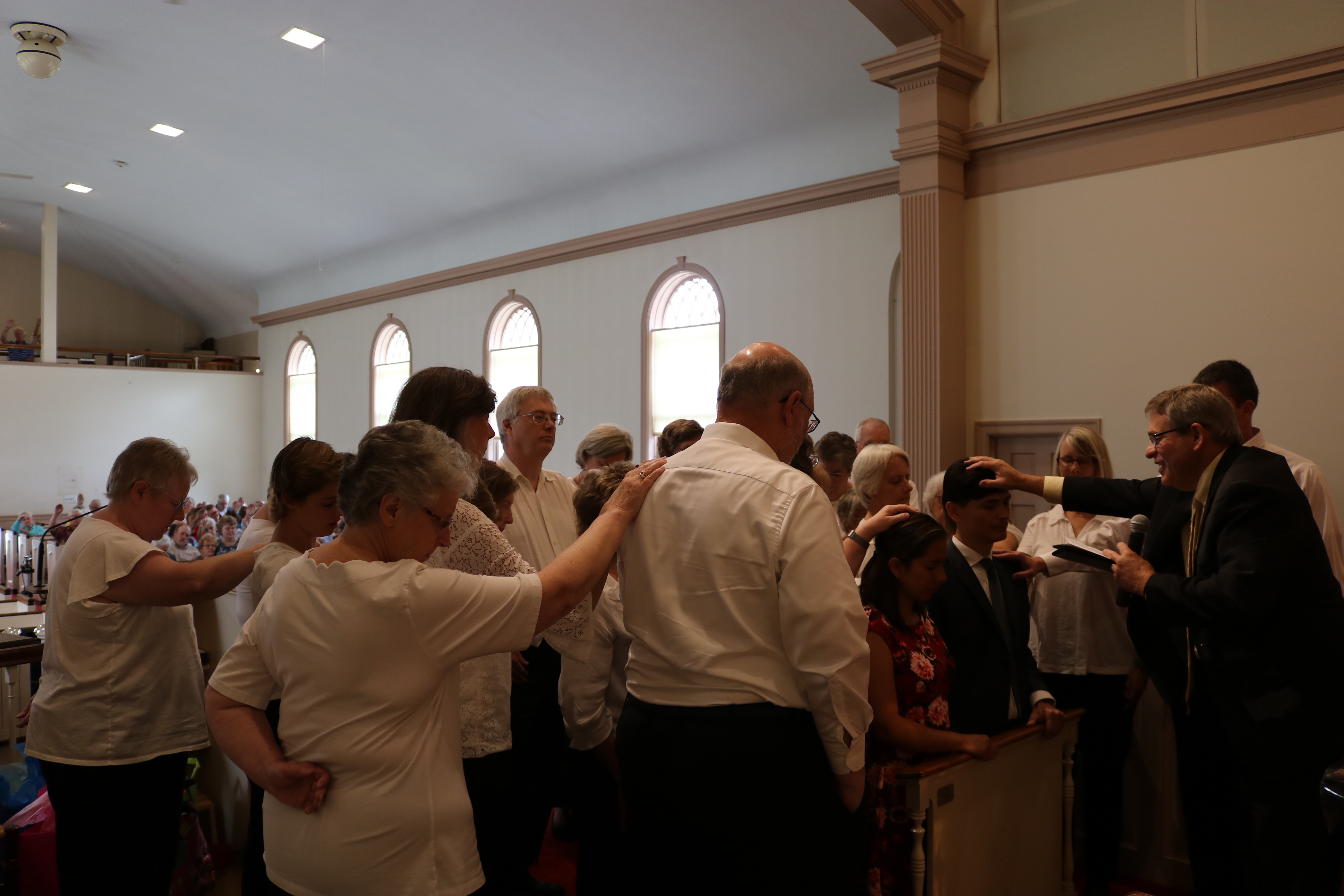 Farewell with a congregational blessing.